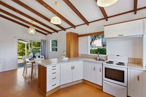 Photo of property in 7 Napier Grove, Waikanae Beach, Waikanae, 5036