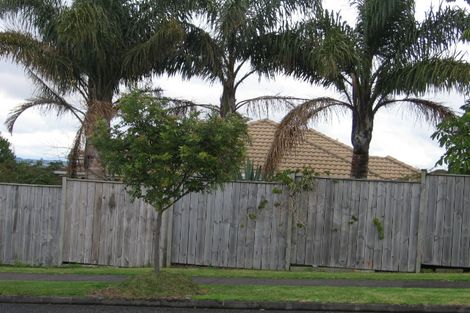 Photo of property in 44 Lexington Drive, Botany Downs, Auckland, 2010