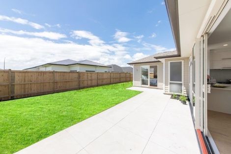 Photo of property in 11 Paso Fino Crescent, Karaka, Papakura, 2113