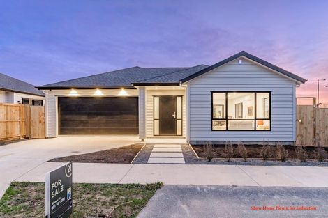 Photo of property in 15 Ropere Street, Kumeu, 0810