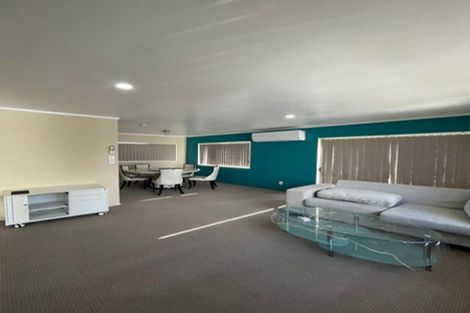 Photo of property in 243a Hill Road, The Gardens, Auckland, 2105