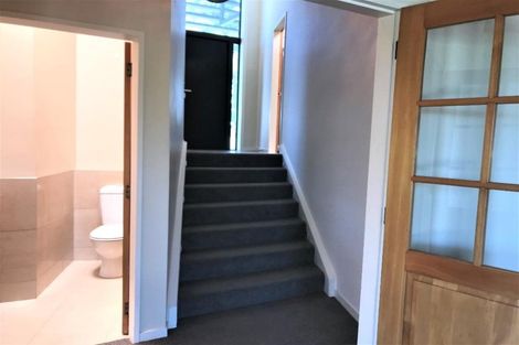 Photo of property in 16 Ridge Lane, New Plymouth, 4310