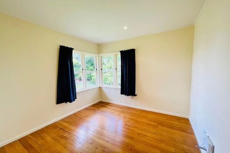 Photo of property in 75 La Trobe Street, Pakuranga Heights, Auckland, 2010