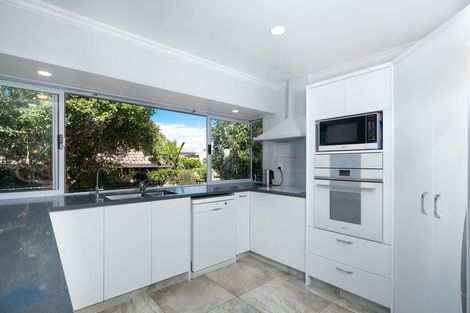 Photo of property in 15 Ferntree Terrace, West Harbour, Auckland, 0618