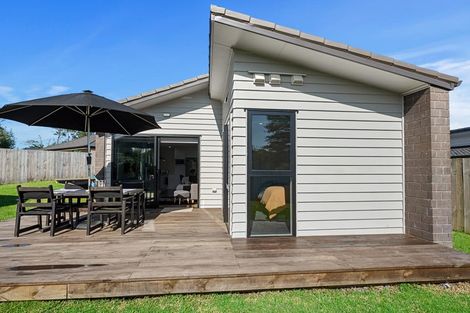 Photo of property in 18 Taupata Lane, Helensville, 0800