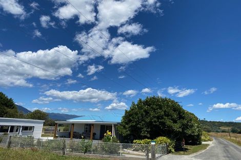 Photo of property in 14 Curries Road, Karamea, 7893