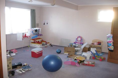 Photo of property in 28 Maple Grove, Kingston, Wellington, 6021