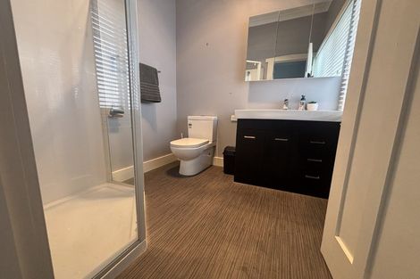 Photo of property in 2b Neil Avenue, Te Atatu Peninsula, Auckland, 0610