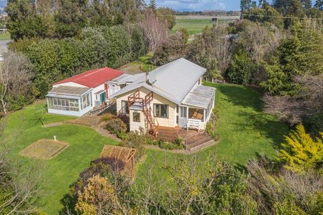 Photo of property in 218 Hokio Beach Road, Levin, 5571