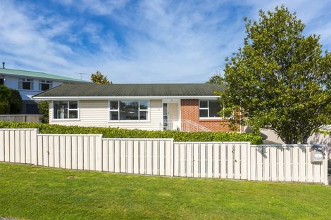 Photo of property in 9 Kiwi Street, Heretaunga, Upper Hutt, 5018