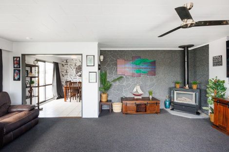 Photo of property in 16 Dunk Place, Milson, Palmerston North, 4414