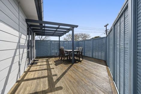 Photo of property in 4a Barron Drive, Green Bay, Auckland, 0604