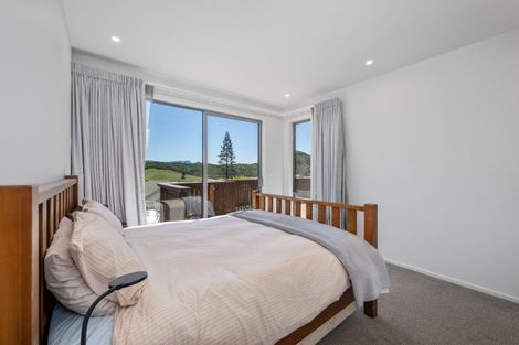 Photo of property in 11 Bell Bird Rise, Picton, 7220