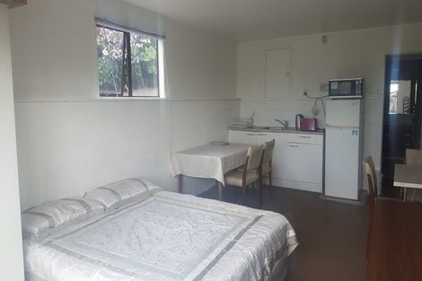 Photo of property in 1/167 Mokoia Road, Birkenhead, Auckland, 0626