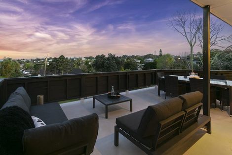 Photo of property in 3 Dunraven Place, Torbay, Auckland, 0630