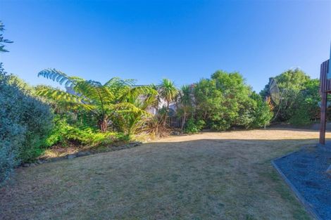 Photo of property in 42 Dress Circle, Newlands, Wellington, 6037