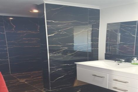 Photo of property in 31 Harbour Crest Drive, Waiuku, 2123