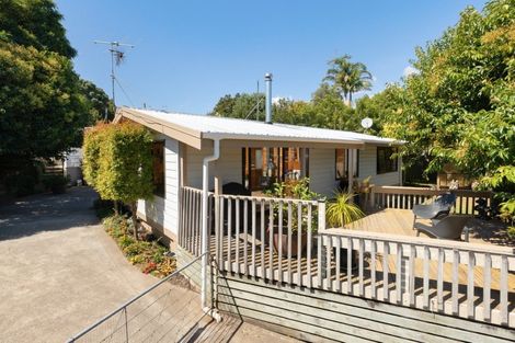 Photo of property in 90 Resolution Road, Welcome Bay, Tauranga, 3112