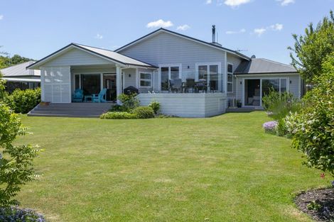 Photo of property in 11 Pukeko Way, Kinloch, Taupo, 3377