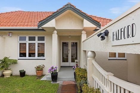 Photo of property in 14 George Street, Hospital Hill, Napier, 4110