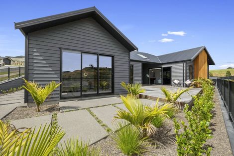 Photo of property in 54 Fernbrook Drive, Hurworth, New Plymouth, 4310