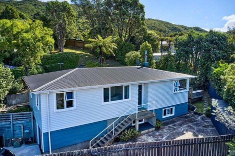 Photo of property in 24 Hollies Crescent, Johnsonville, Wellington, 6037