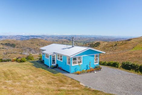 Photo of property in 640 Old Hill Road, Porangahau, 4291