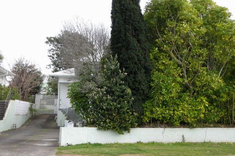 Photo of property in 31b Omata Road, Marfell, New Plymouth, 4310