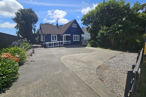 Photo of property in 810 Heretaunga Street East, Parkvale, Hastings, 4122