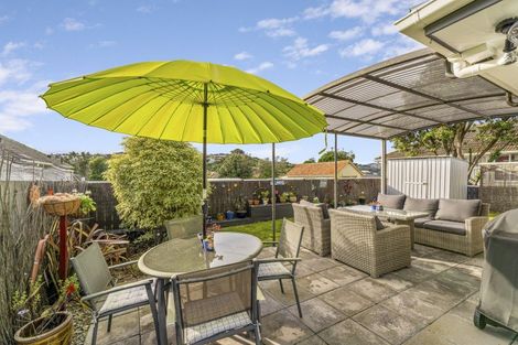 Photo of property in 1 Waiuta Street, Titahi Bay, Porirua, 5022