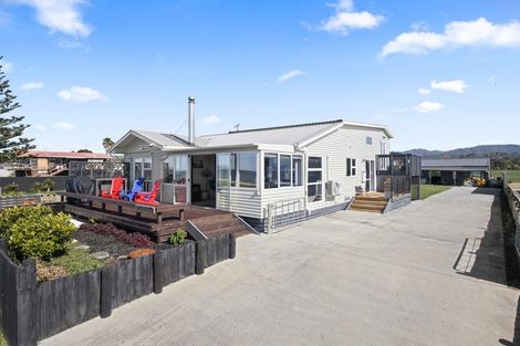 Photo of property in 875 East Coast Road, Kaiaua, Pokeno, 2473