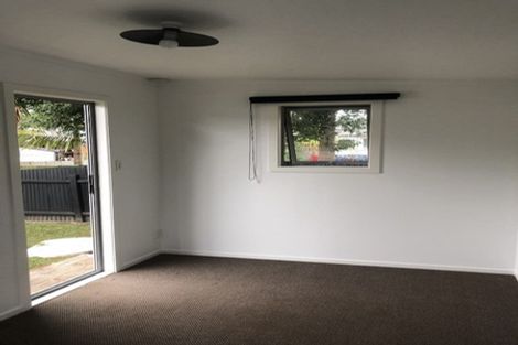 Photo of property in 19 Becker Drive, Weymouth, Auckland, 2103