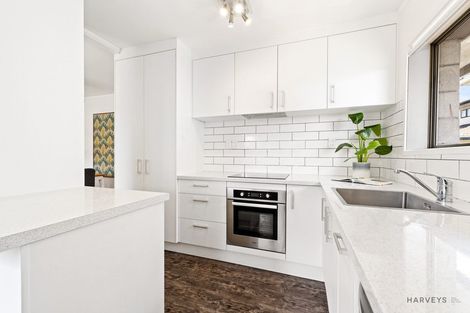 Photo of property in 2/56 Te Atatu Road, Te Atatu South, Auckland, 0610