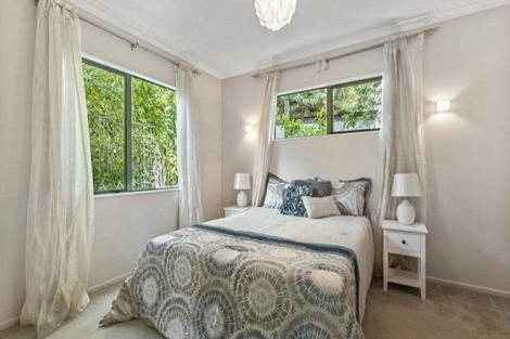 Photo of property in 28a Felgrove Street, Glendene, Auckland, 0602