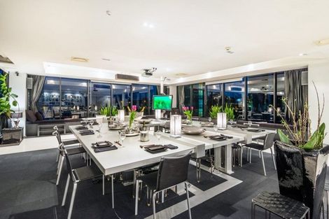 Photo of property in 3a/2 Saint Martins Lane, Grafton, Auckland, 1010