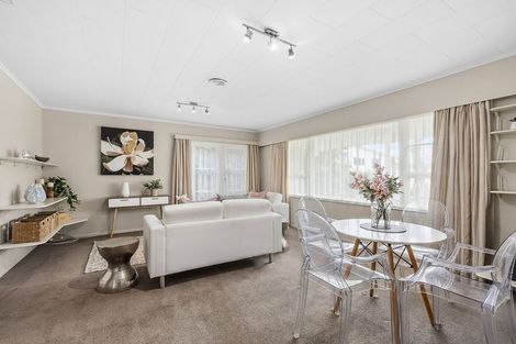 Photo of property in 8 Saint Annes Square, Tawa, Wellington, 5028