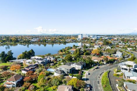 Photo of property in 142 Lake Crescent, Hamilton Lake, Hamilton, 3204