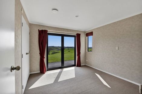 Photo of property in 311 Croydon Road, Midhirst, Stratford, 4394