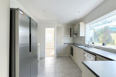 Photo of property in 70 Barrack Road, Mount Wellington, Auckland, 1060