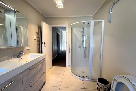 Photo of property in 64 Patons Road, Howick, Auckland, 2014