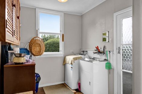 Photo of property in 22 Mills Street, Eltham, 4322