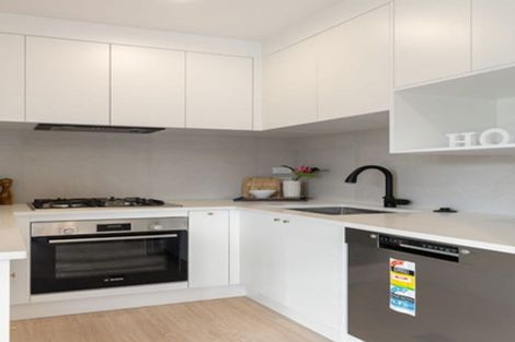 Photo of property in 2/41 Forsyth Street, Saint Andrews, Hamilton, 3200