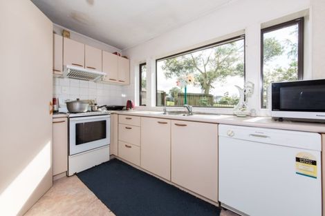 Photo of property in 4 Heversham Place, Glendene, Auckland, 0602