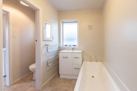 Photo of property in 18 Everest Street, Burnside, Christchurch, 8053