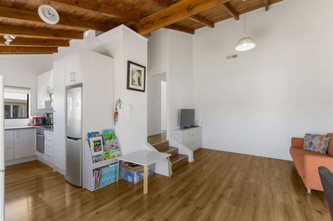 Photo of property in 66a Trias Road, Totara Vale, Auckland, 0629