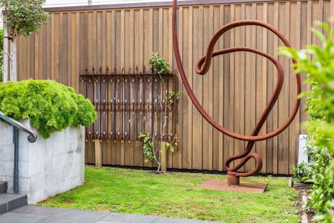 Photo of property in 111 Brougham Street, Mount Victoria, Wellington, 6011