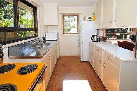 Photo of property in 65 Totaravale Drive, Totara Vale, Auckland, 0629