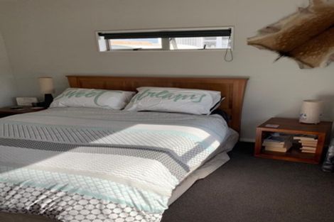 Photo of property in 8 Vardon Road, St Andrews, Hamilton, 3200