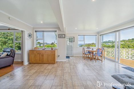 Photo of property in 14 Bushey Way, Maungaraki, Lower Hutt, 5010