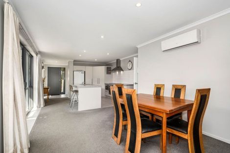 Photo of property in 2 Vista Close, Omokoroa, 3114